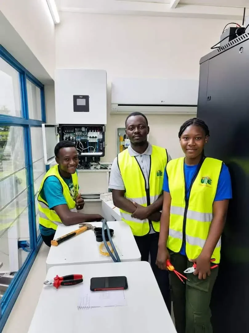 Technical training in the electrical lab