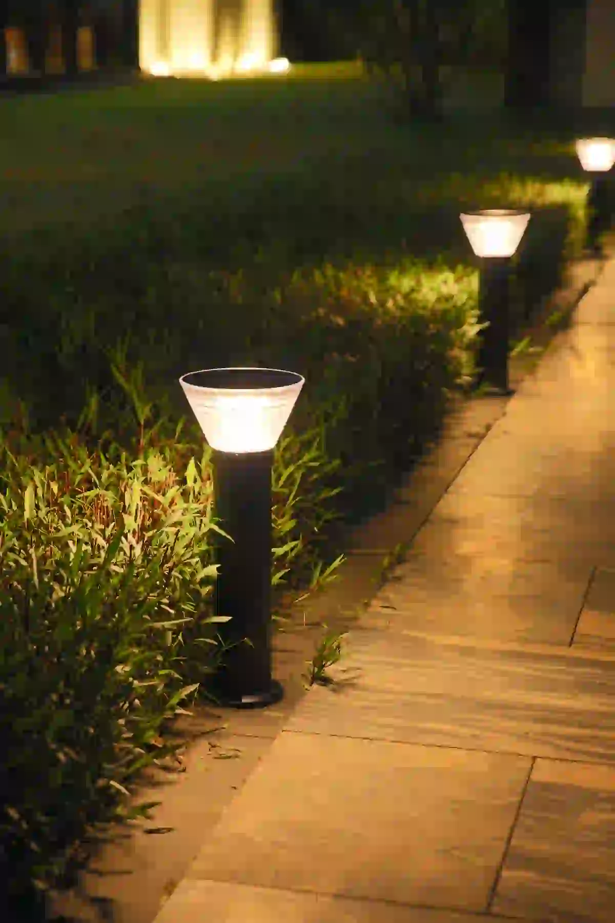 CPD-3004 solar light in a planted garden bed