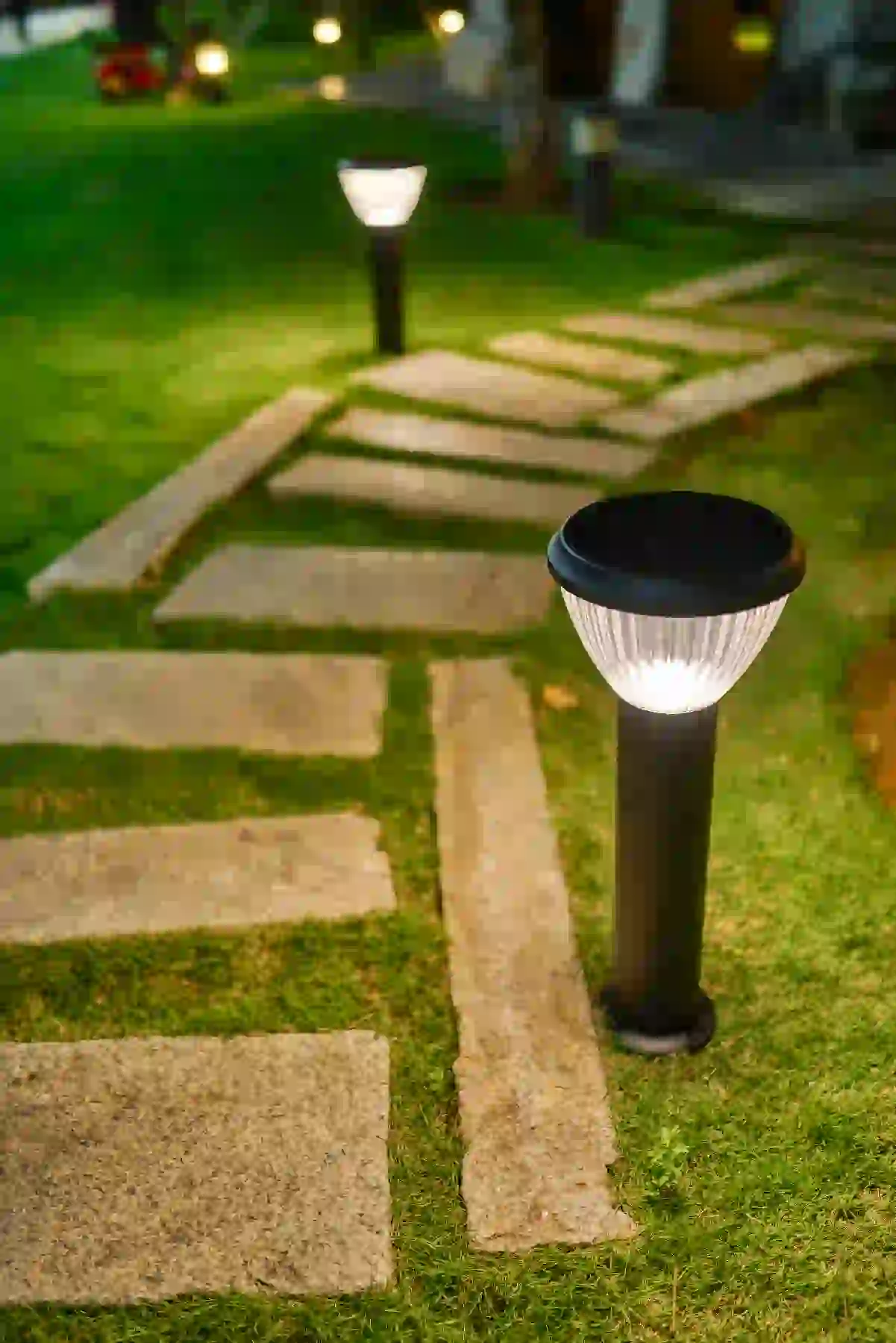 CPD-4104 solar lights beside a residential entry