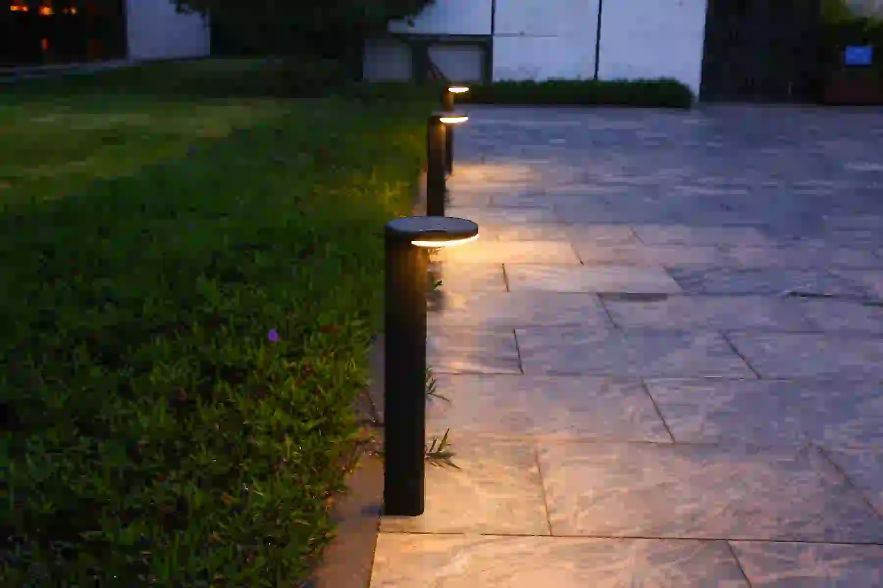 CPD-8804 solar light beside a patio seating area