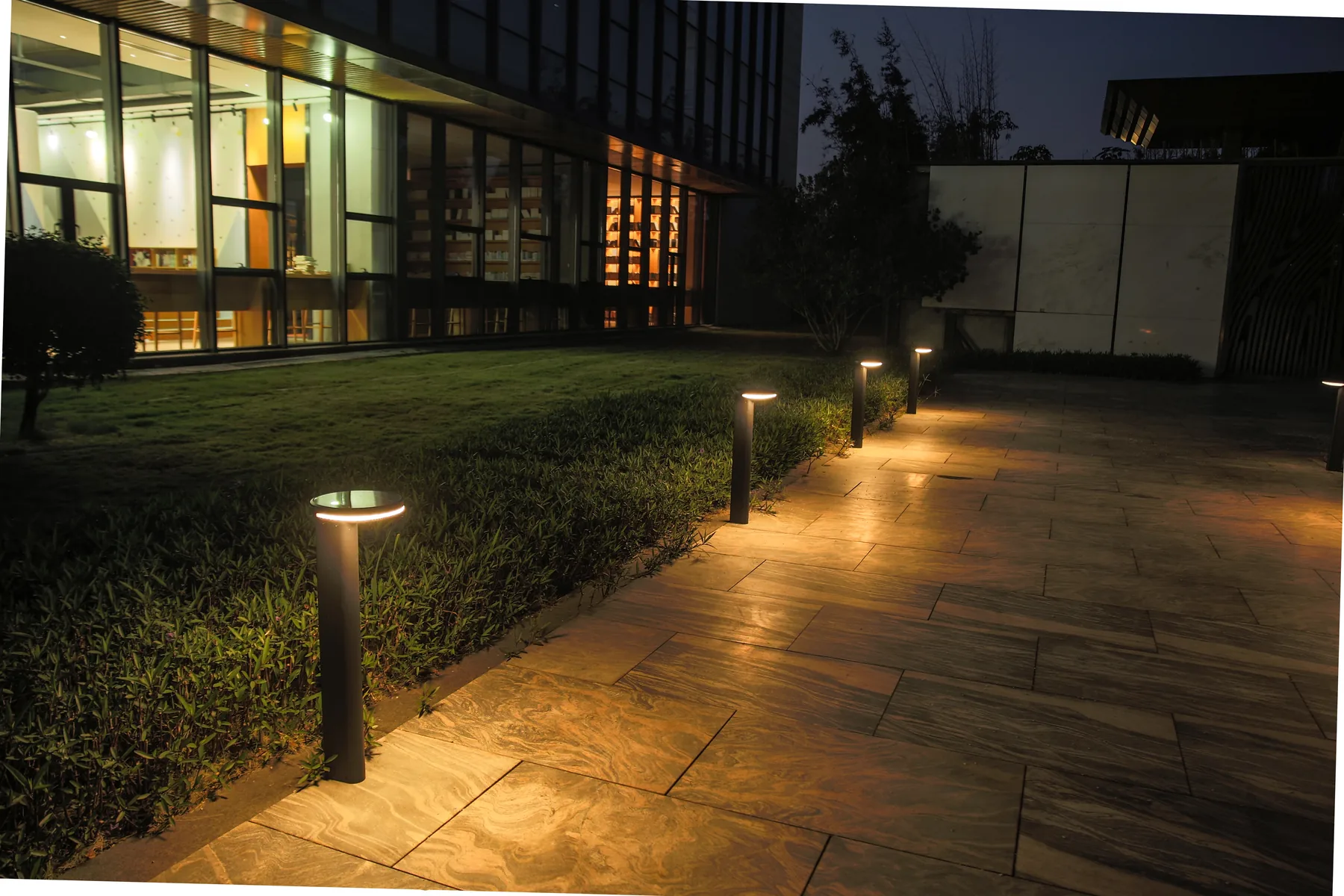 CPD-8804 Solar Pillar Light