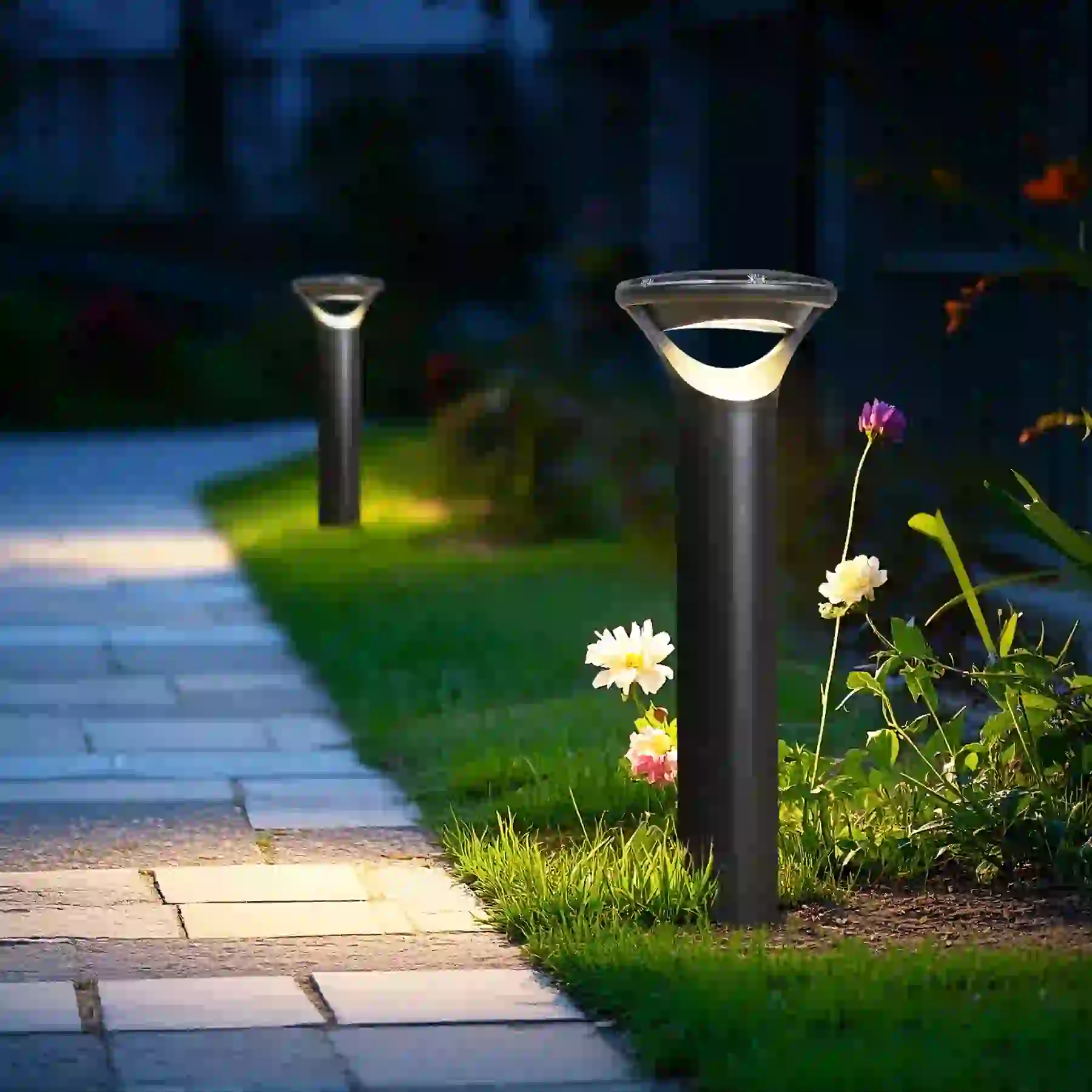 CPD-9208 solar light beside a patio seating area