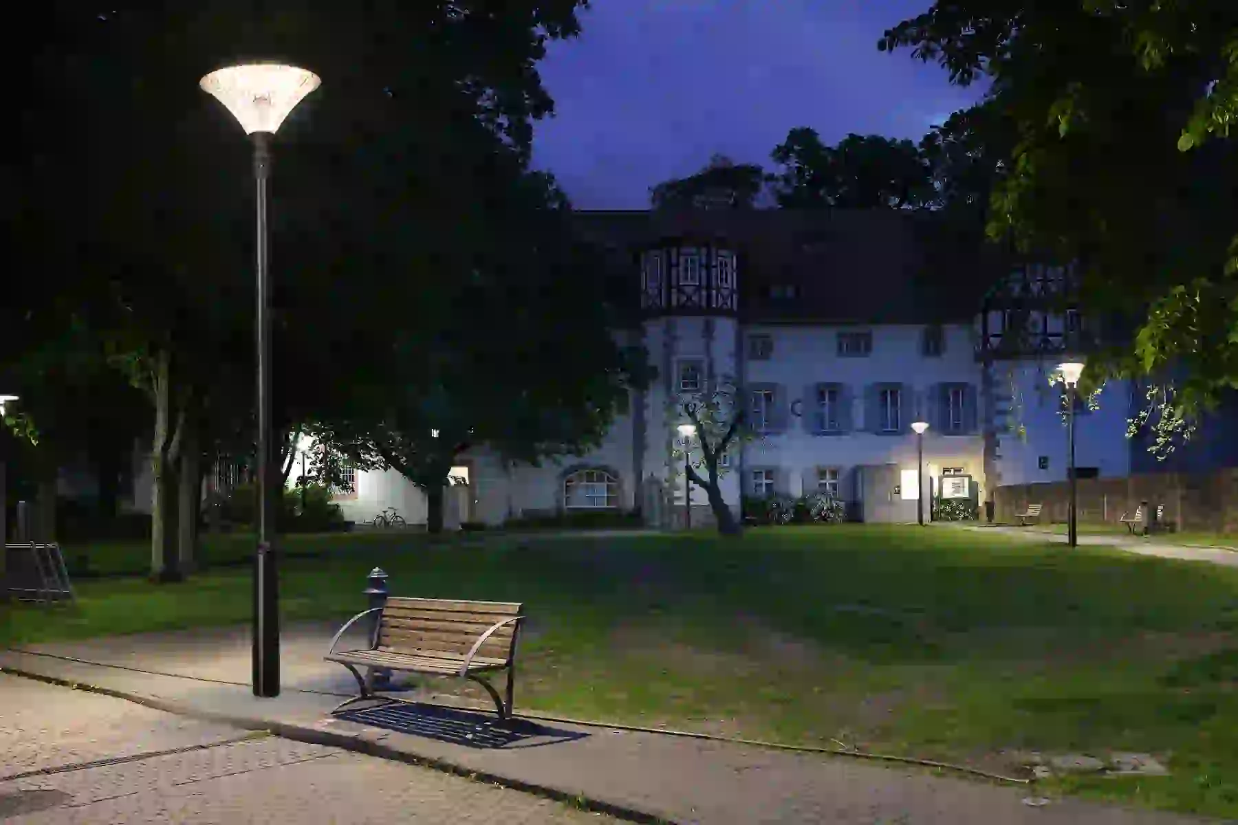 GGD-003 solar light beside a patio seating area