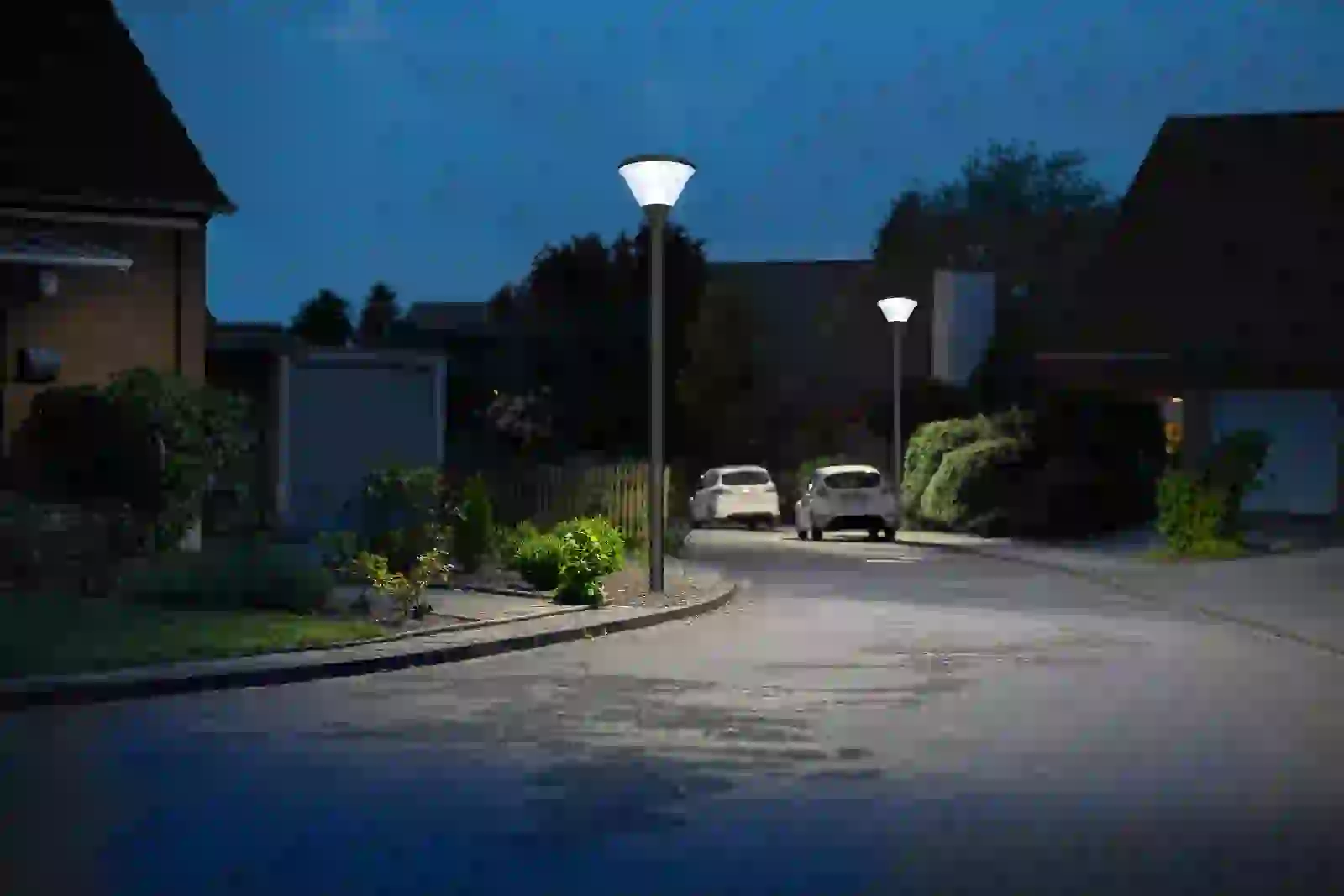 GGD-006 solar lights beside a residential entry