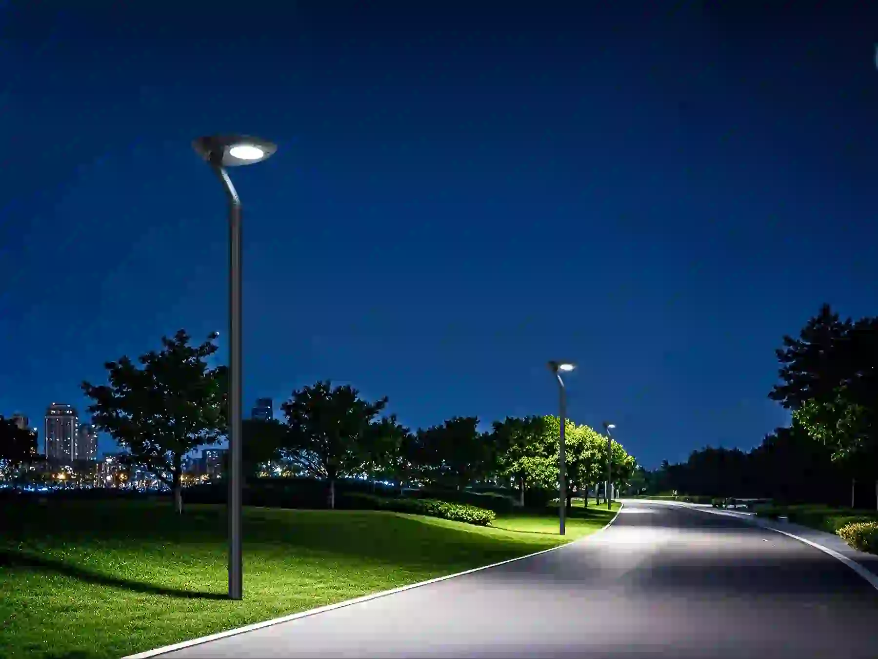 TYD-4206 solar lights in a courtyard
