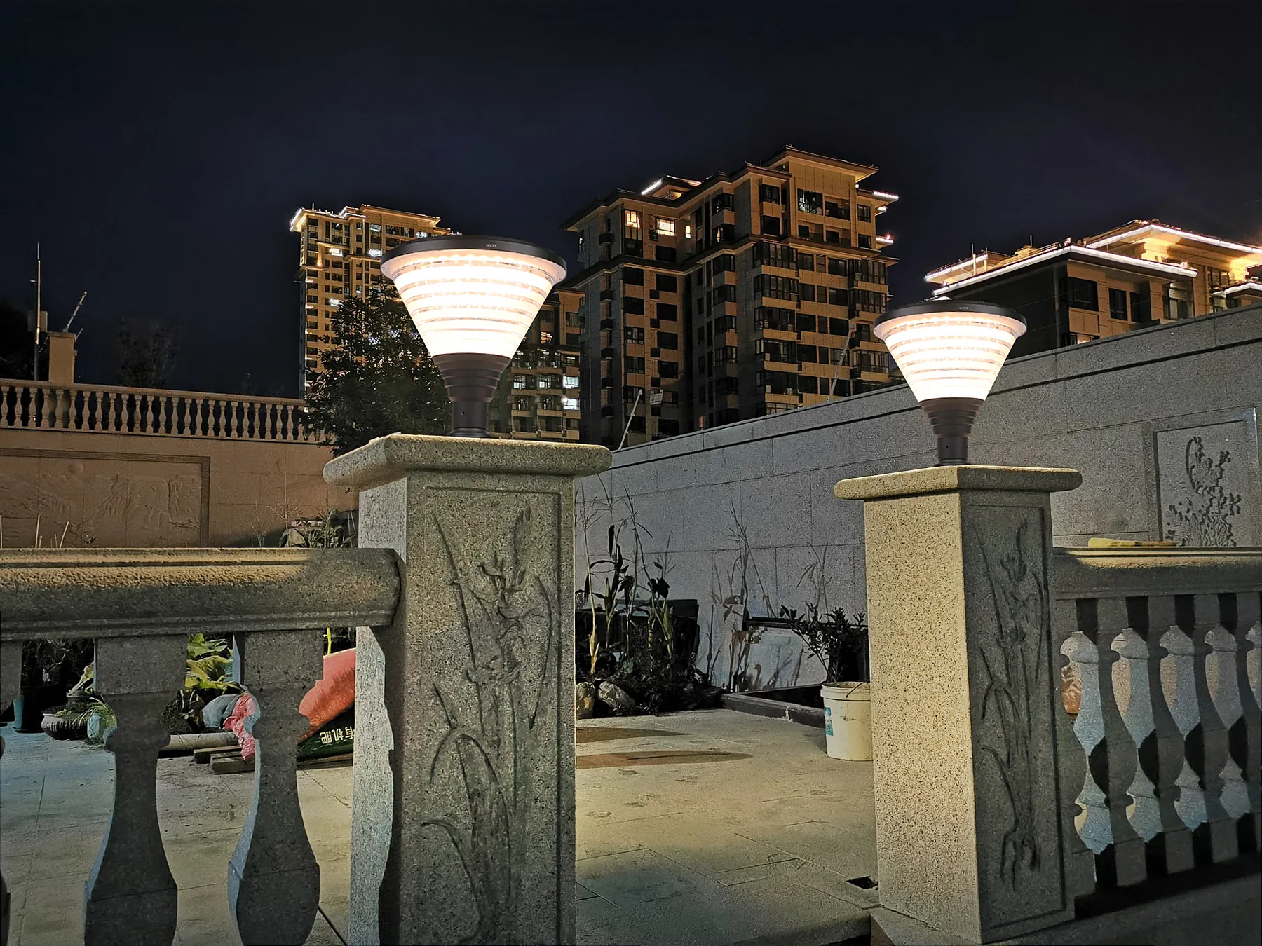 ZTD-001 Hourglass Solar Pillar Light