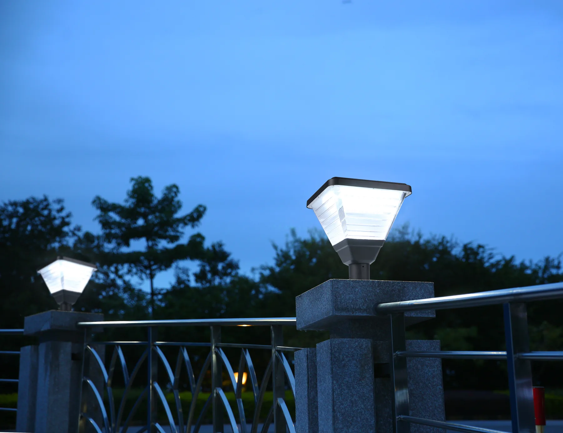ZTD-002 Cube Solar Pillar Light