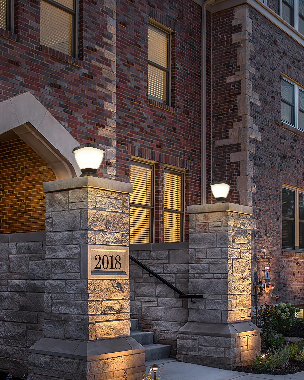 ZTD-1106 Dual-PC Solar Pillar Light